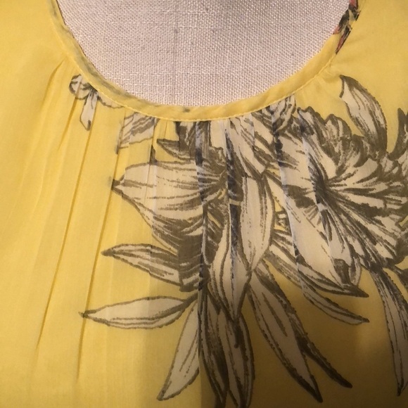 Vero Moda sleeveless top. Yellow, sz lg - Picture 2 of 7